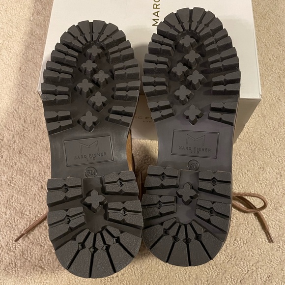 New in Box Marc Fisher LTD Idaran Boots - Size 5M - Medium Natural Suede - Picture 4 of 5